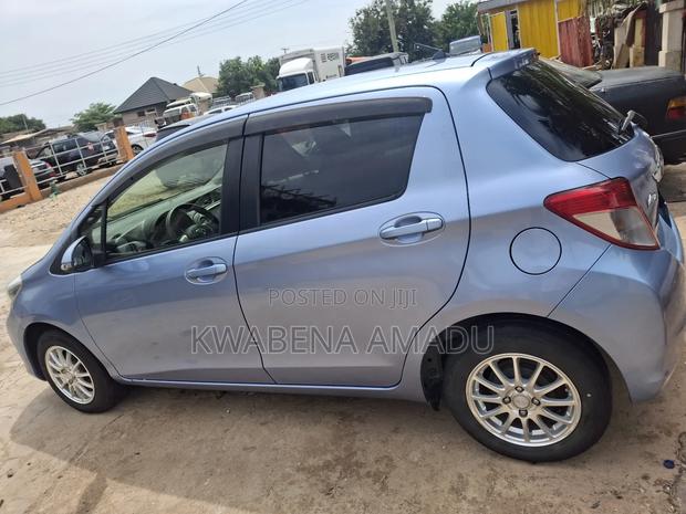 Toyota Vitz 1.3 AWD 5dr 2013 Blue