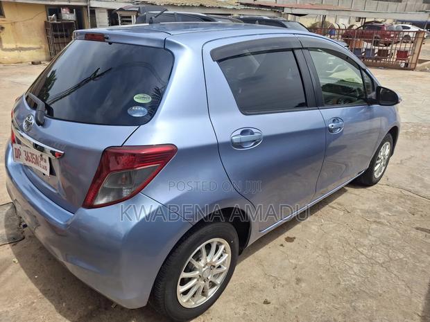 Toyota Vitz 1.3 AWD 5dr 2013 Blue