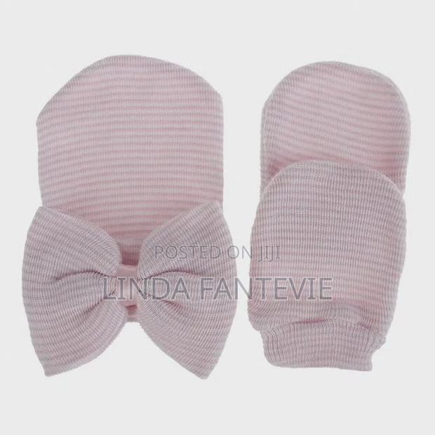 Set of Mittens and Headband photo 3