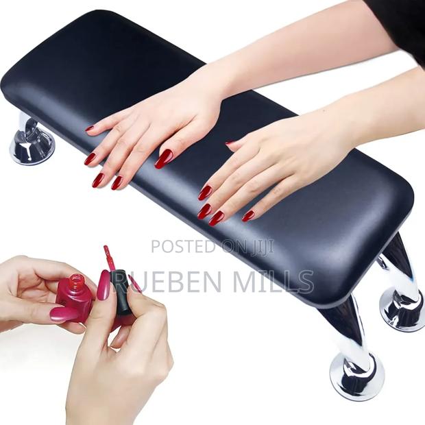 Professional Non-Slip Nail Arm Rest for Nails Tech · Photo 3