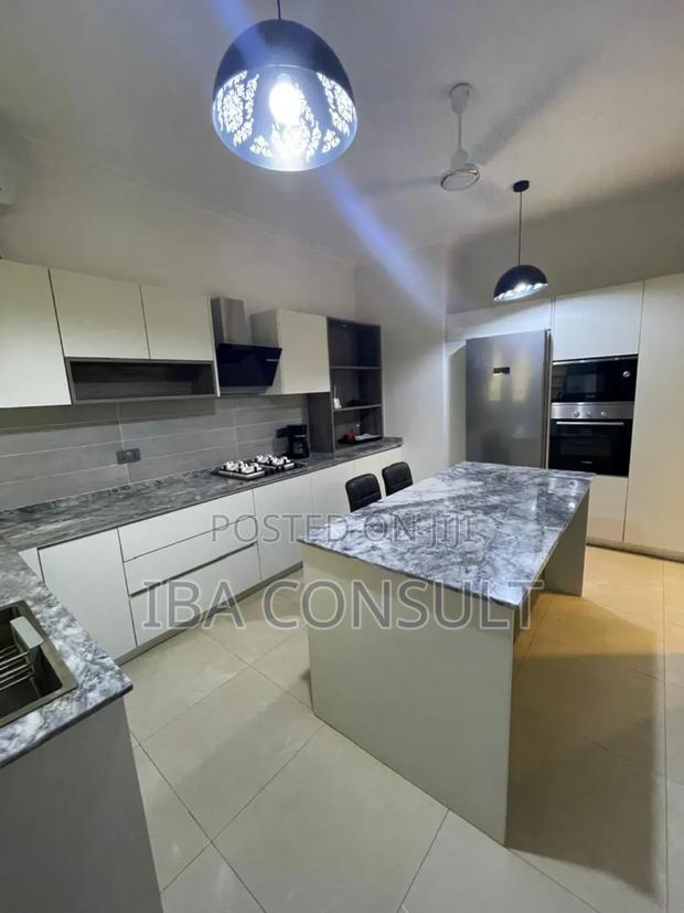 3 and 4bdrm House in East Airport for Sale