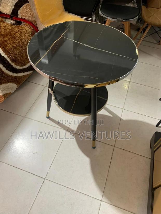 Restaurant Table · Photo 2