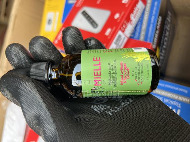 Mielle Rosemary Mint Scalp Hair Strengthening Oil · Photo 1