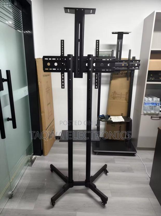 Universal Mobile Tv Stand 32-70 · Photo 2