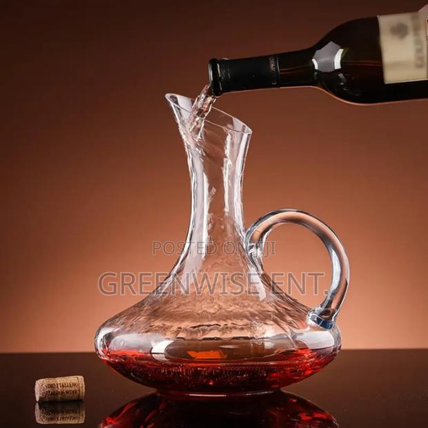 Elegant Crystal Wine Decanter photo 2