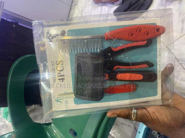 4 in 1 Grooming Set · Photo 4