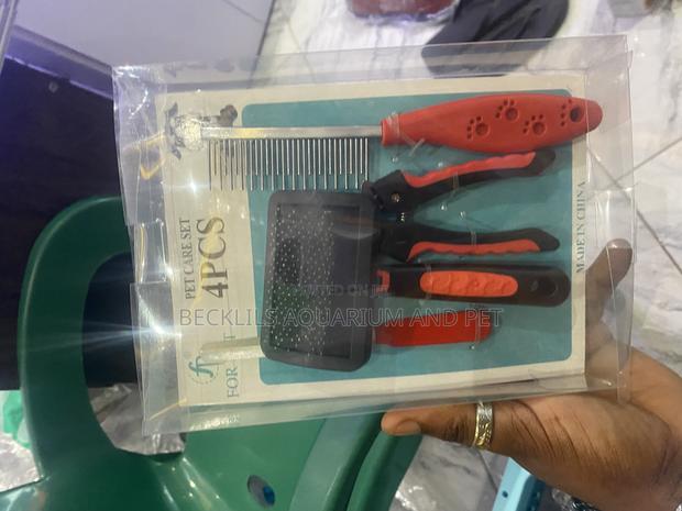 4 in 1 Grooming Set · Photo 3