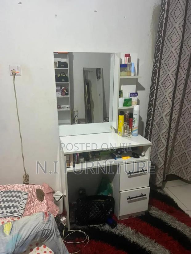 Dressing Mirror · Photo 4
