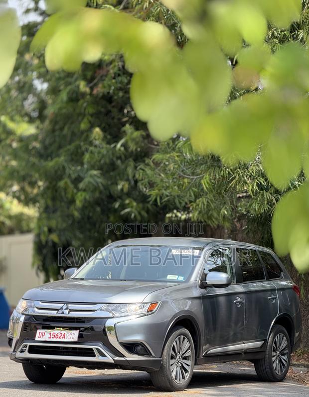 Mitsubishi Outlander 2020 Gray