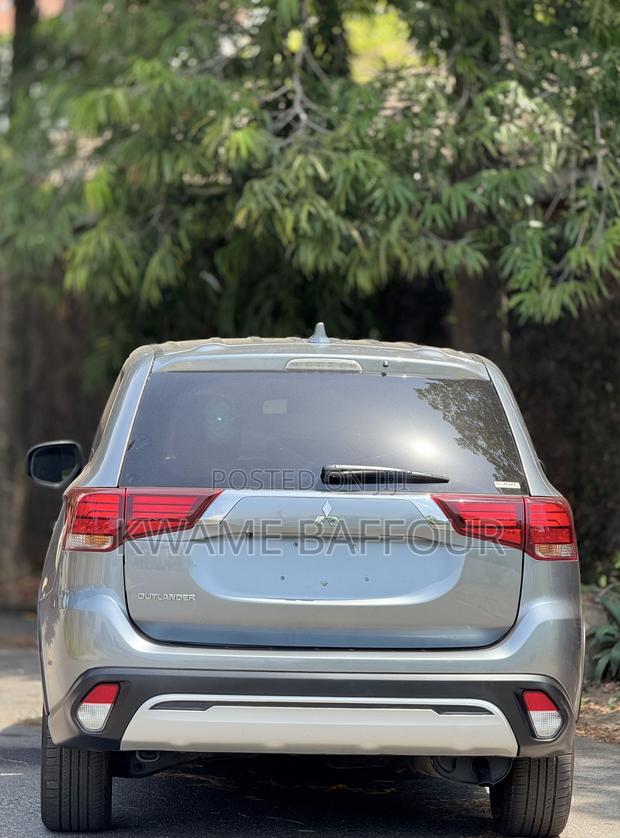 Mitsubishi Outlander 2020 Gray