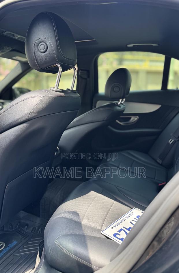 Mercedes-Benz C300 2018 Black