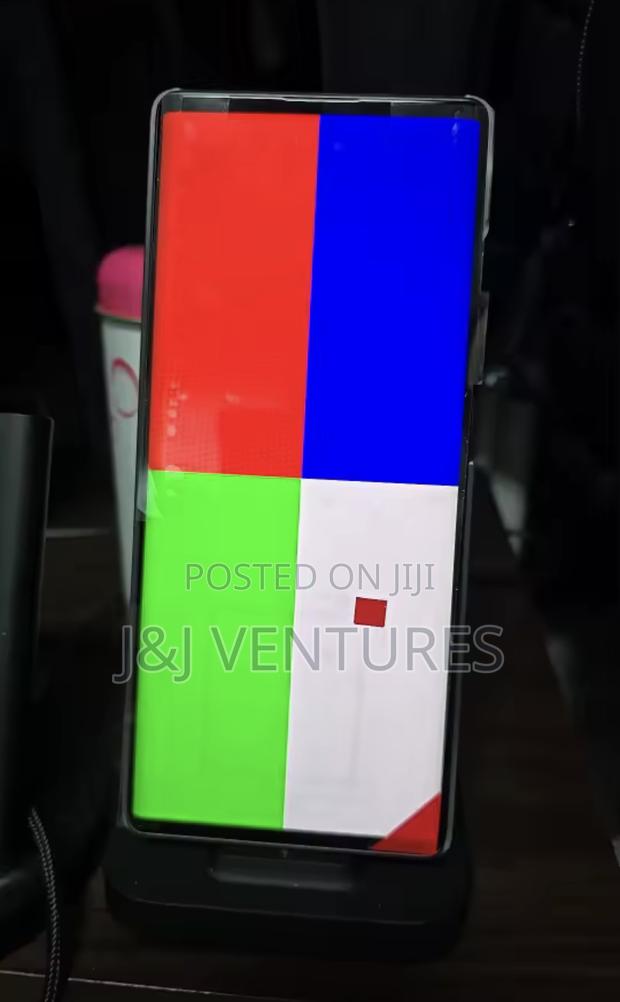 Lg Wing Screen · Photo 2