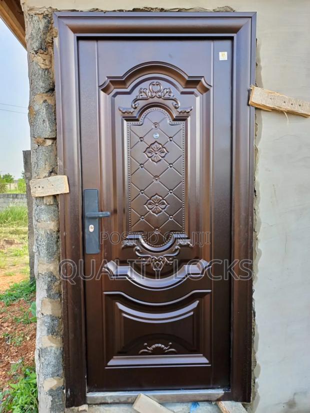 Brown Single China Door · Photo 2
