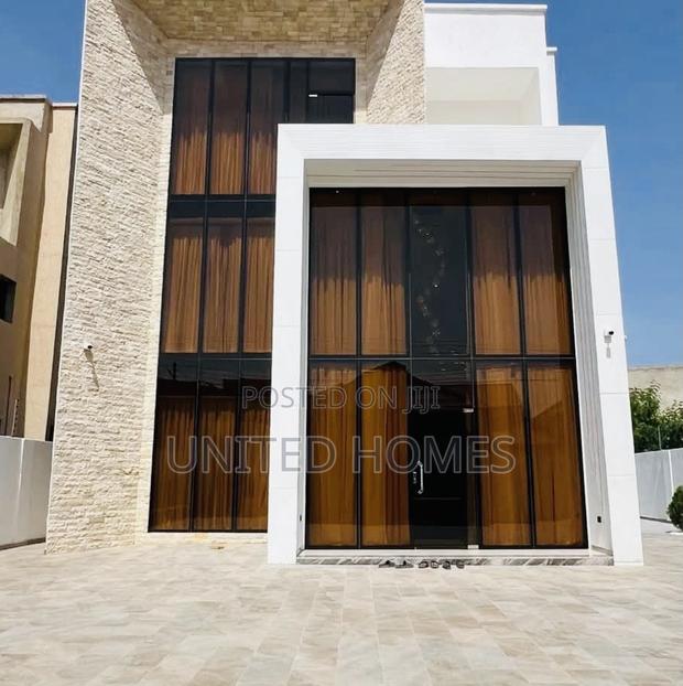 5bdrm House in East Legon for sale · Photo 1