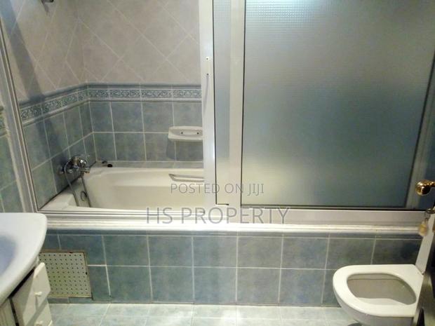 4bdrm House in Dzorwulu for rent photo 14