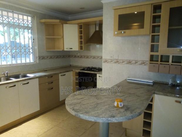 4bdrm House in Dzorwulu for rent photo 10