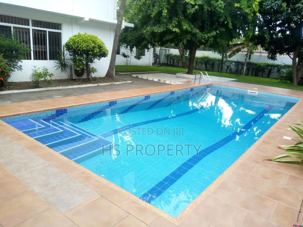 4bdrm House in Dzorwulu for rent photo 16