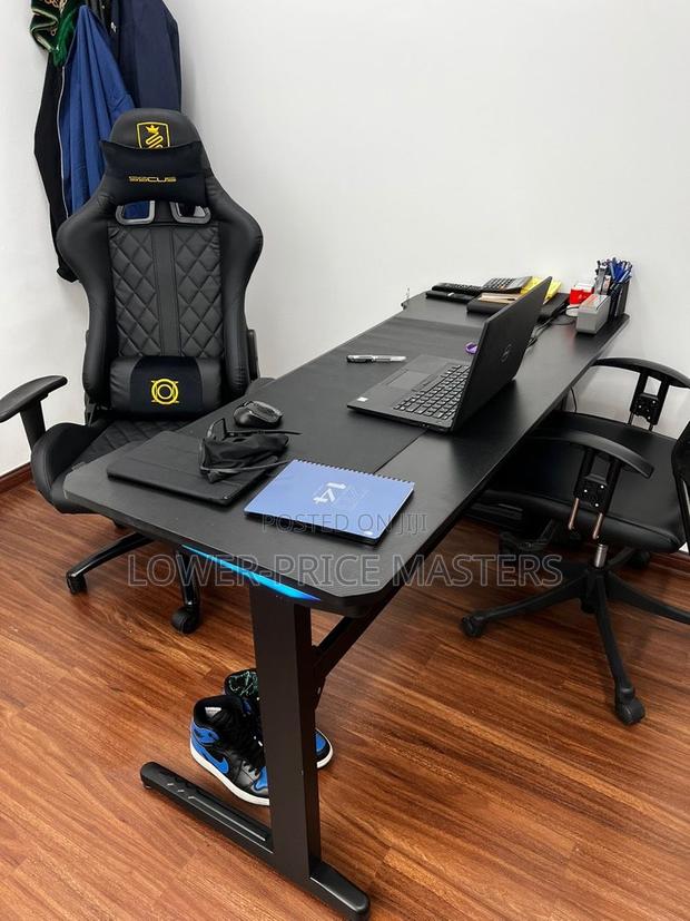 Executive Gaming Table With 7rgb Ligts · Photo 3
