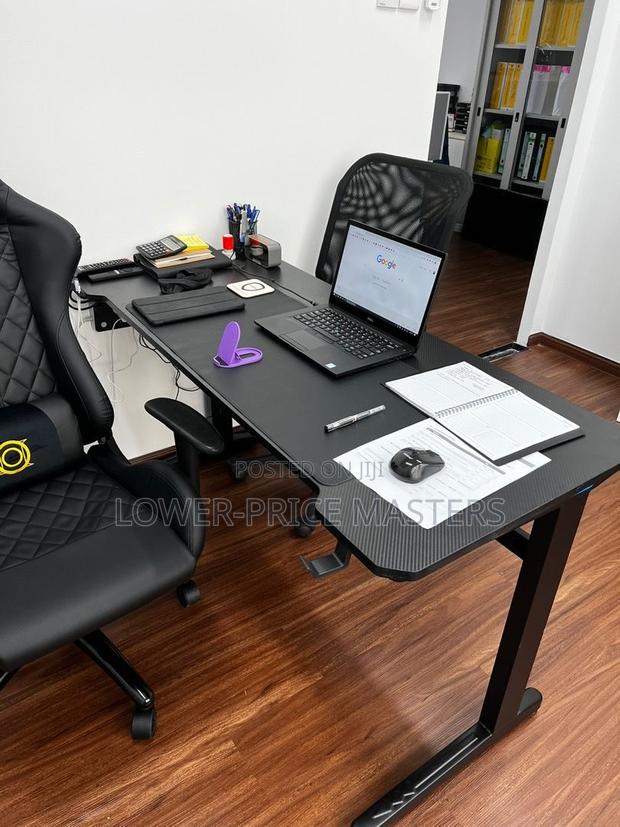 Executive Gaming Table With 7rgb Ligts · Photo 4
