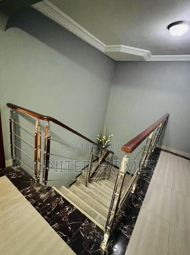 5bdrm House in Weija for sale · Photo 4