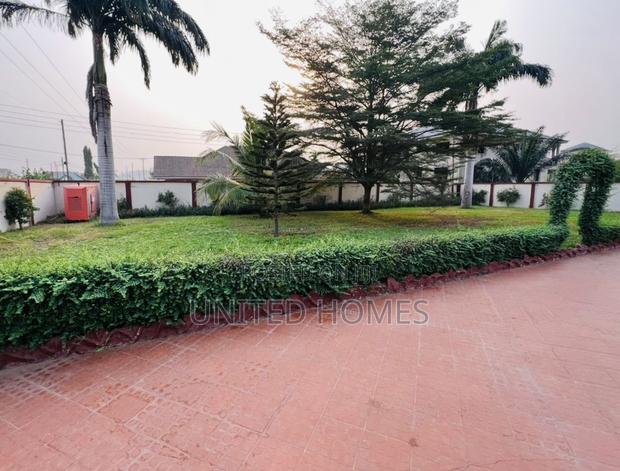 5bdrm House in Weija for sale · Photo 2