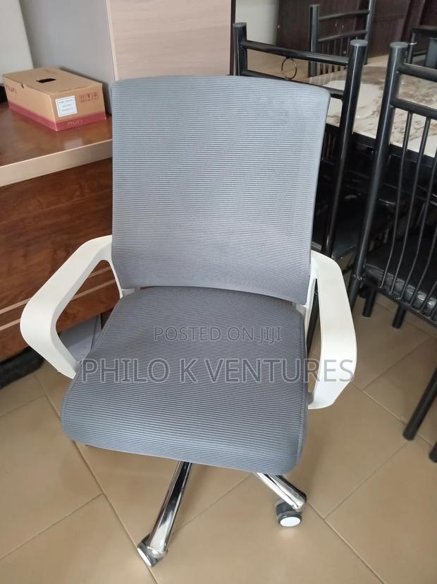 Staff Chair · Photo 2