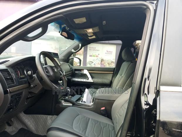 Toyota Land Cruiser 2019 Black photo 8
