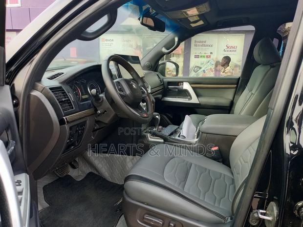 Toyota Land Cruiser 2019 Black photo 11