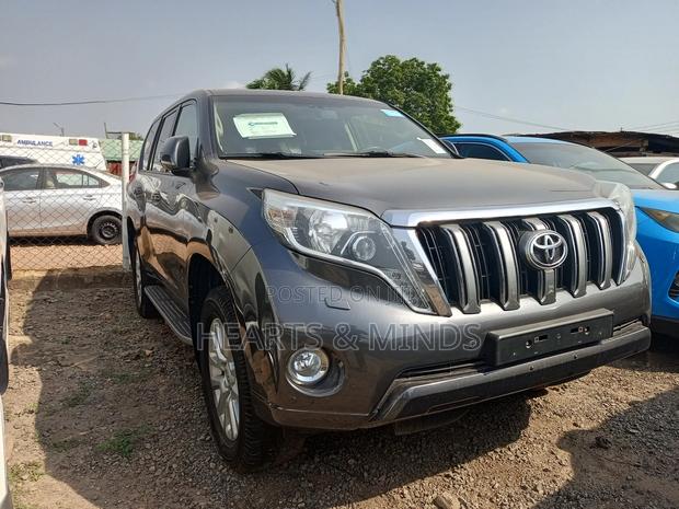 Toyota Land Cruiser Prado 2018 Gray photo 2