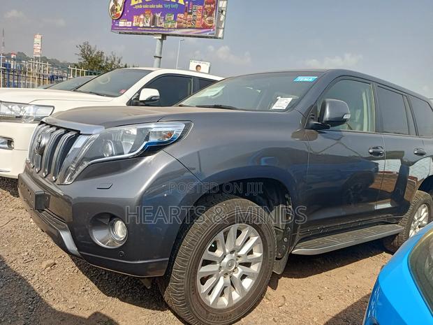 Toyota Land Cruiser Prado 2018 Gray photo 4