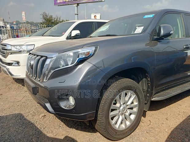 Toyota Land Cruiser Prado 2018 Gray photo 6