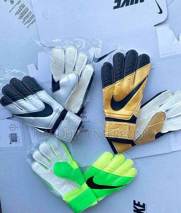 Goal Keepers Gloves · Photo 2