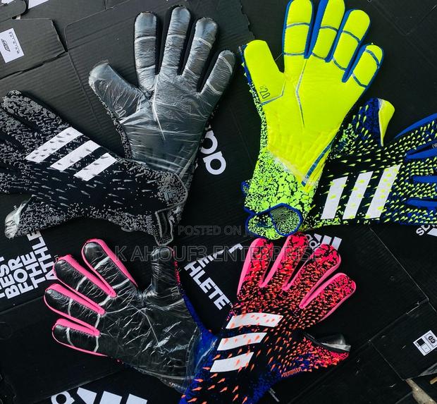 Original Adidas Goal Keepers Gloves · Photo 2