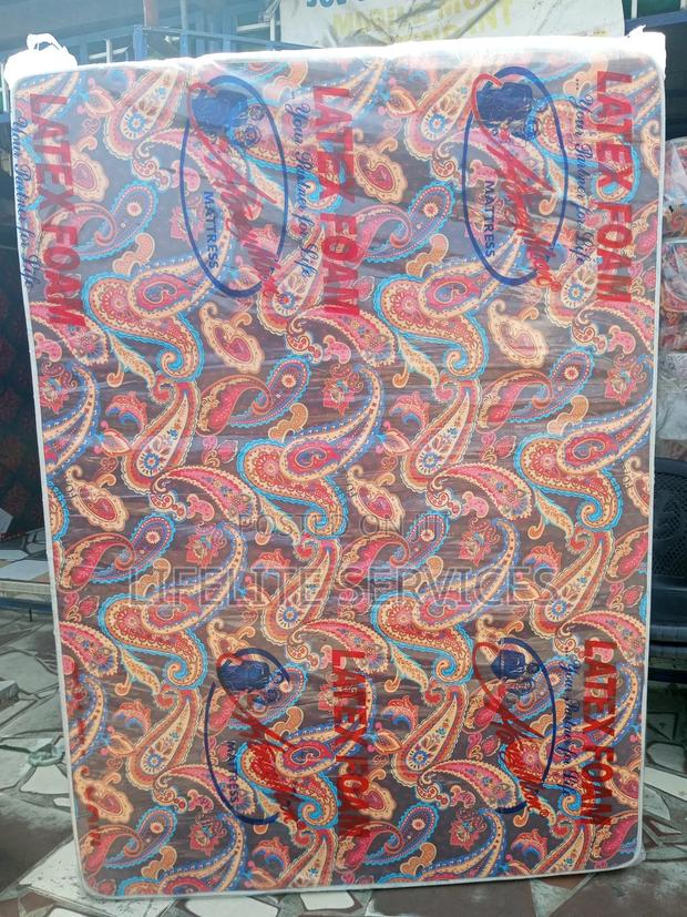 Foam Mattress 12" Large Size High Density · Photo 4