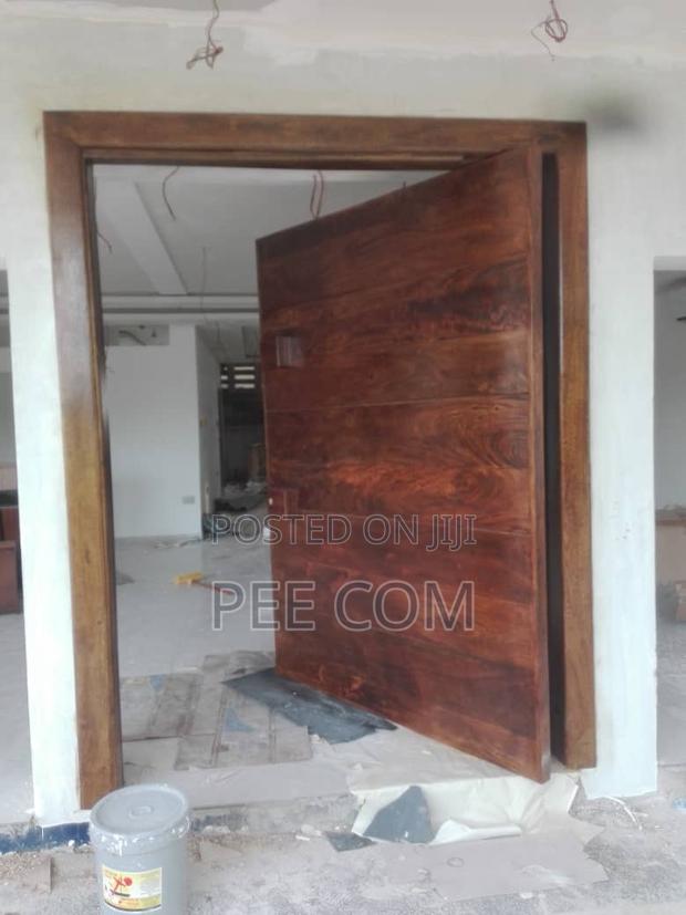Pivot Doors Wood · Photo 2
