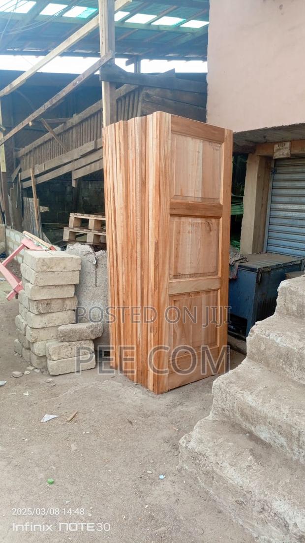 Wooden Doors Plus Frame, Architrave and Lining · Photo 3