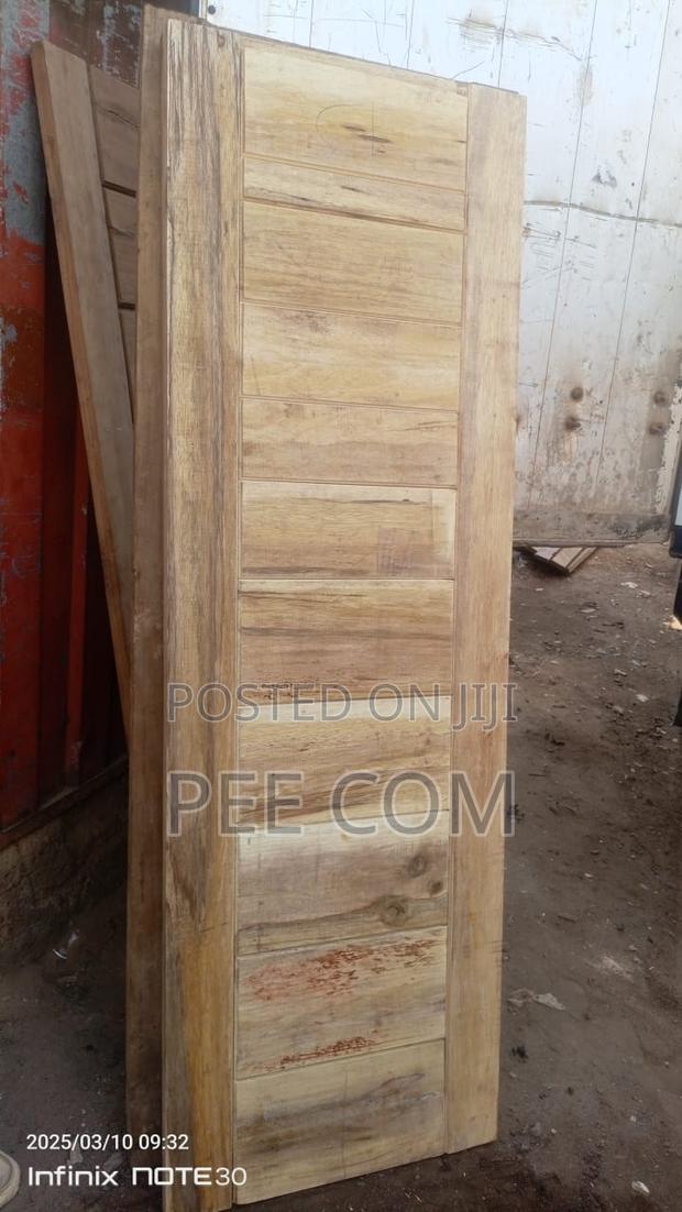Wooden Doors Plus Frame, Architrave and Lining · Photo 4