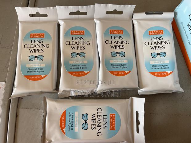 Lens Cleaning Wipes. · Photo 3