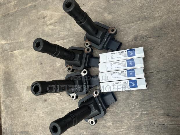 Mercedes Benz C250 2013-2014 W204 271 Engine Coil and Plugs photo 3