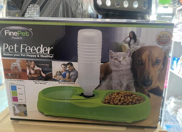 Pet 2 in 1 Feeding Bowls With Bottle · Photo 4