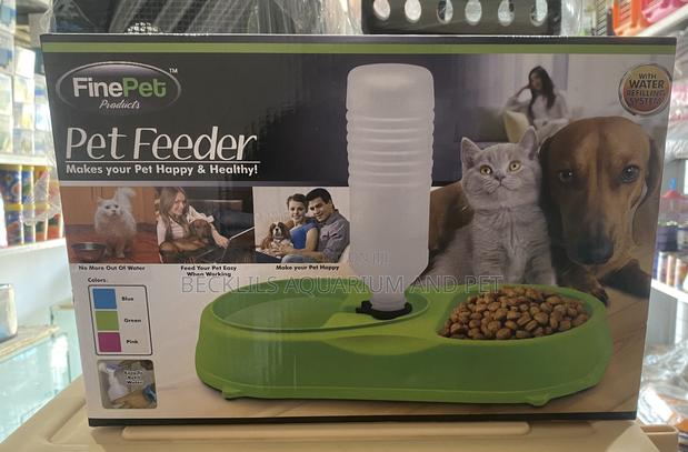 Pet 2 in 1 Feeding Bowls With Bottle · Photo 3