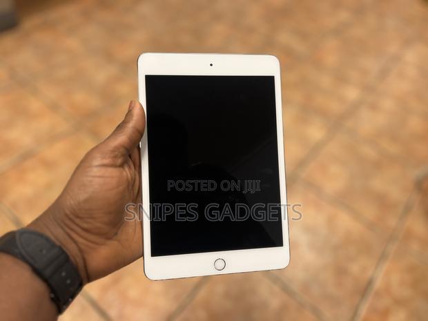 Apple iPad mini 4 128 GB Silver photo 6