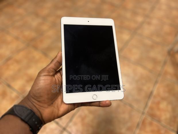 Apple iPad mini 4 128 GB Silver photo 7