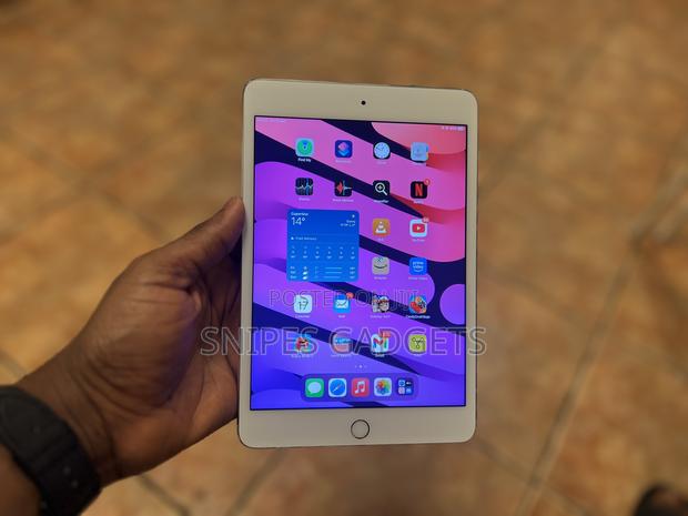 Apple iPad mini 4 128 GB Silver photo 2