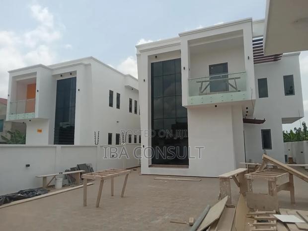4 Bedrooms House for Sale at Pantang Oyarifa Road.