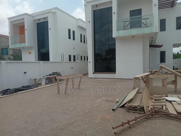 4 Bedrooms House for Sale at Pantang Oyarifa Road.