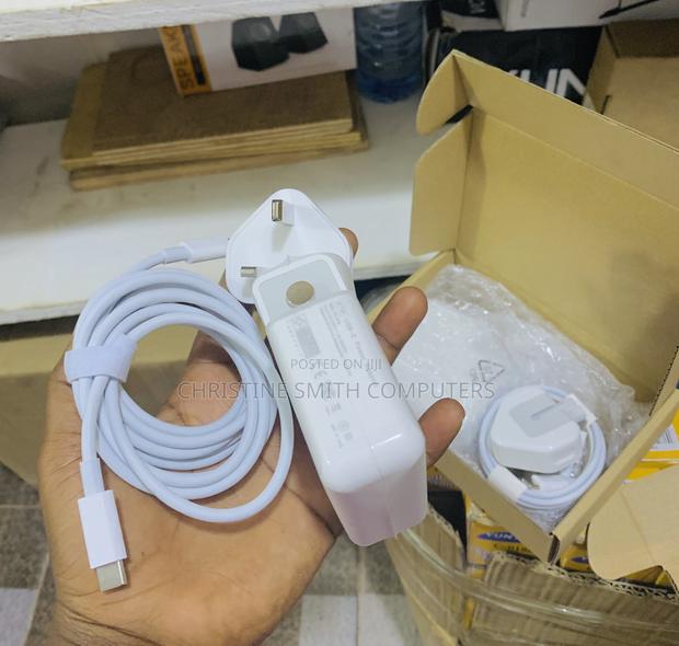 Macbook Type C Adapter 87w photo 3