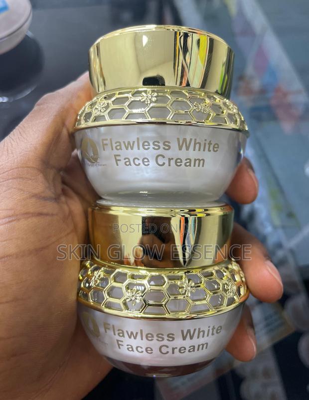 Flawless Face Cream · Photo 2