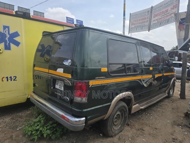 Ford E-150 2009 Green photo 2