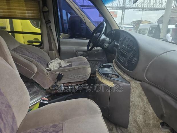 Ford E-150 2009 Green photo 5